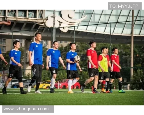 足球场上的旋律与梦想世界足球明星歌的魅力与激情