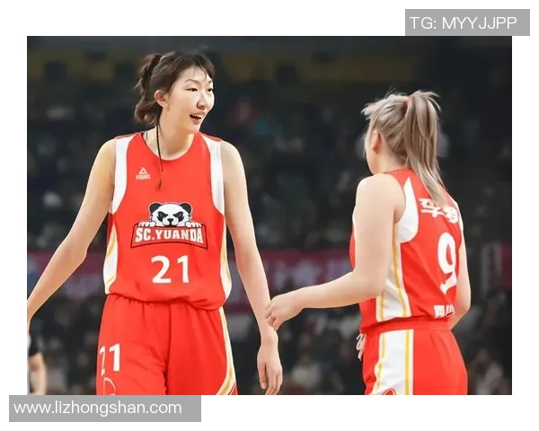 女篮球衣明星的魅力与风采解析展现运动时尚与女性力量的完美结合